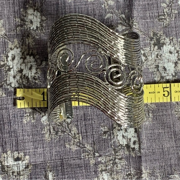 Brand New Metal Waved Cuff Bracelet - Picture 7 of 10